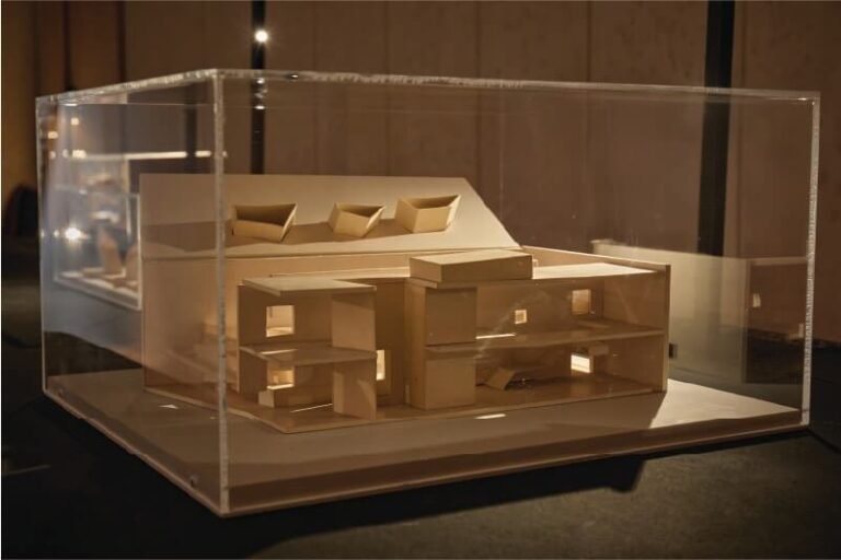 Maqueta del edificio de la Fundación Museo Jorge Oteiza, hecha por el estudio Sáenz de Oiza